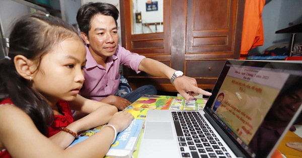 Con vào lớp 1: Kinh nghiệm học online HOT nhất 2021 6 Hình ảnh minh họa bố đồng hành cùng con vào lớp 1