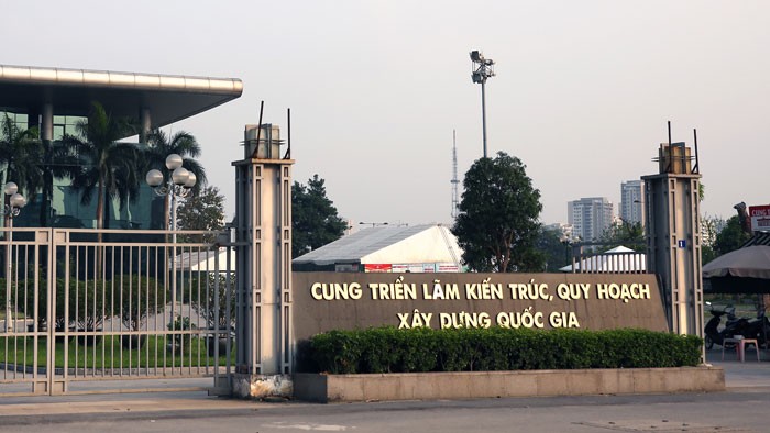 Đón đoàn tại Cung Triển lãm Kiến trúc Quy hoạch Xây dựng Quốc gia