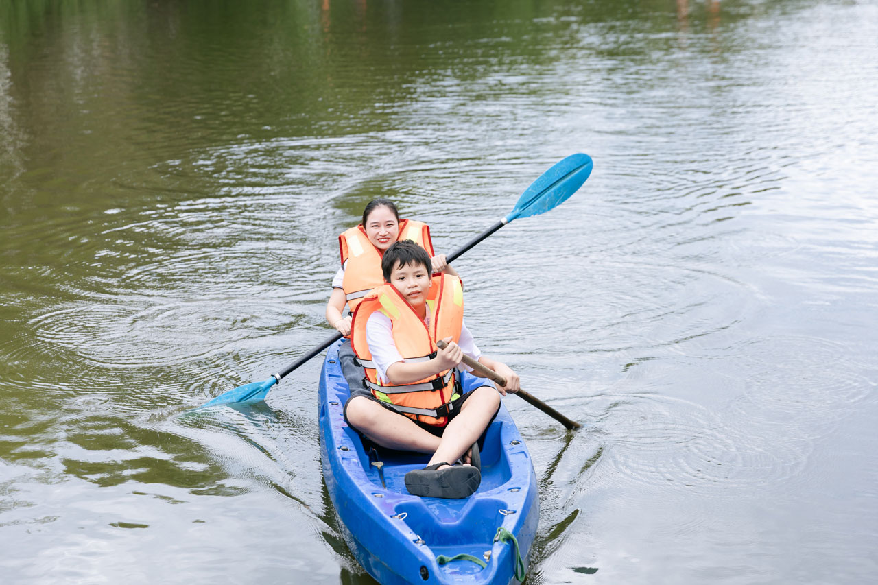 Album Ảnh BMyC Summer Camp Đà Nẵng 2026 9 Chèo thuyền Kayak tại BMyC Summer Camp Đà Nẵng 2026