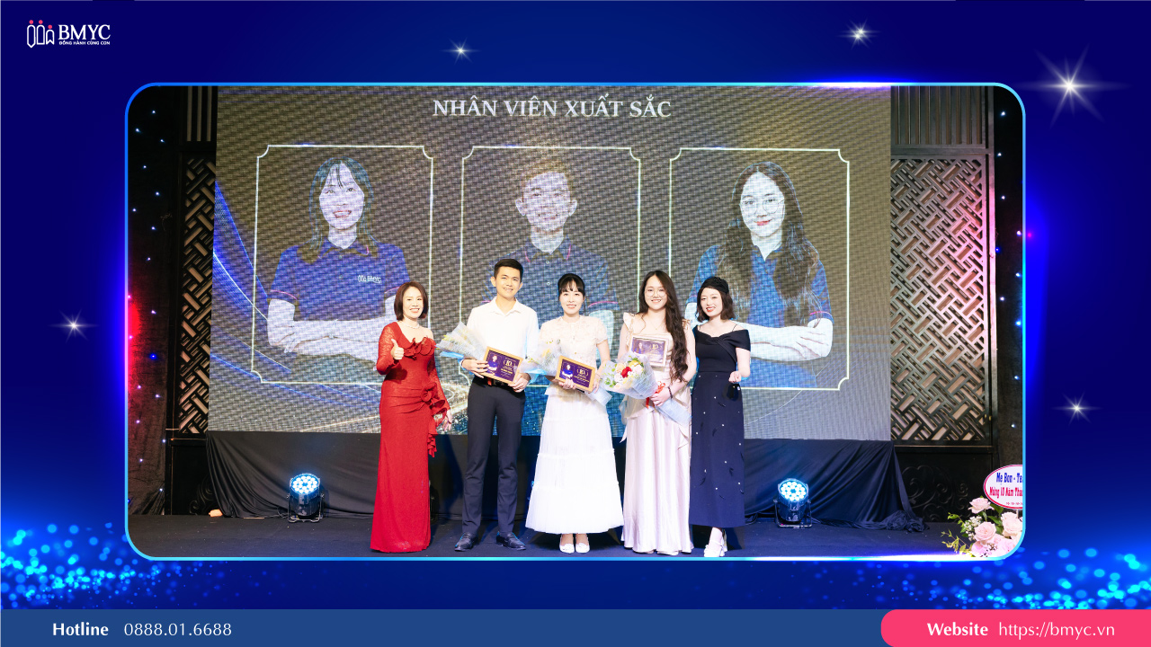 Giải thưởng "Nhân viên xuất sắc"